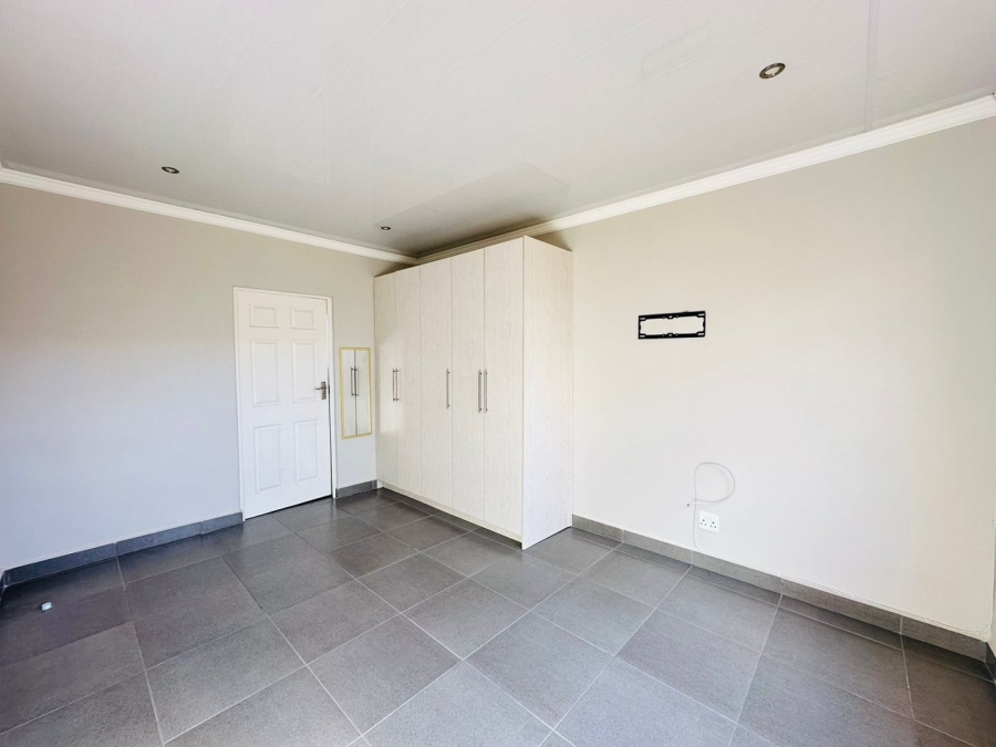 3 Bedroom Property for Sale in Bloemspruit Free State